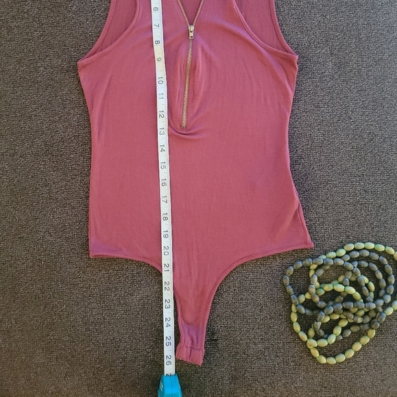 G by Guess Belinda  Zip Front Halterneck Bodysuit Women's Sz XS Burnt Brick NWT - Picture 9 of 12